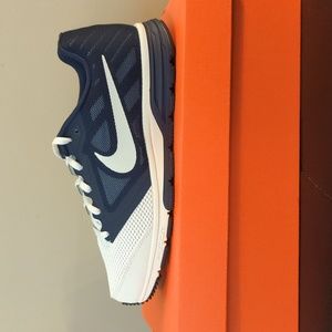 Women's Nike Zoom Fly Running Shoe Size 8.5 Navy/White